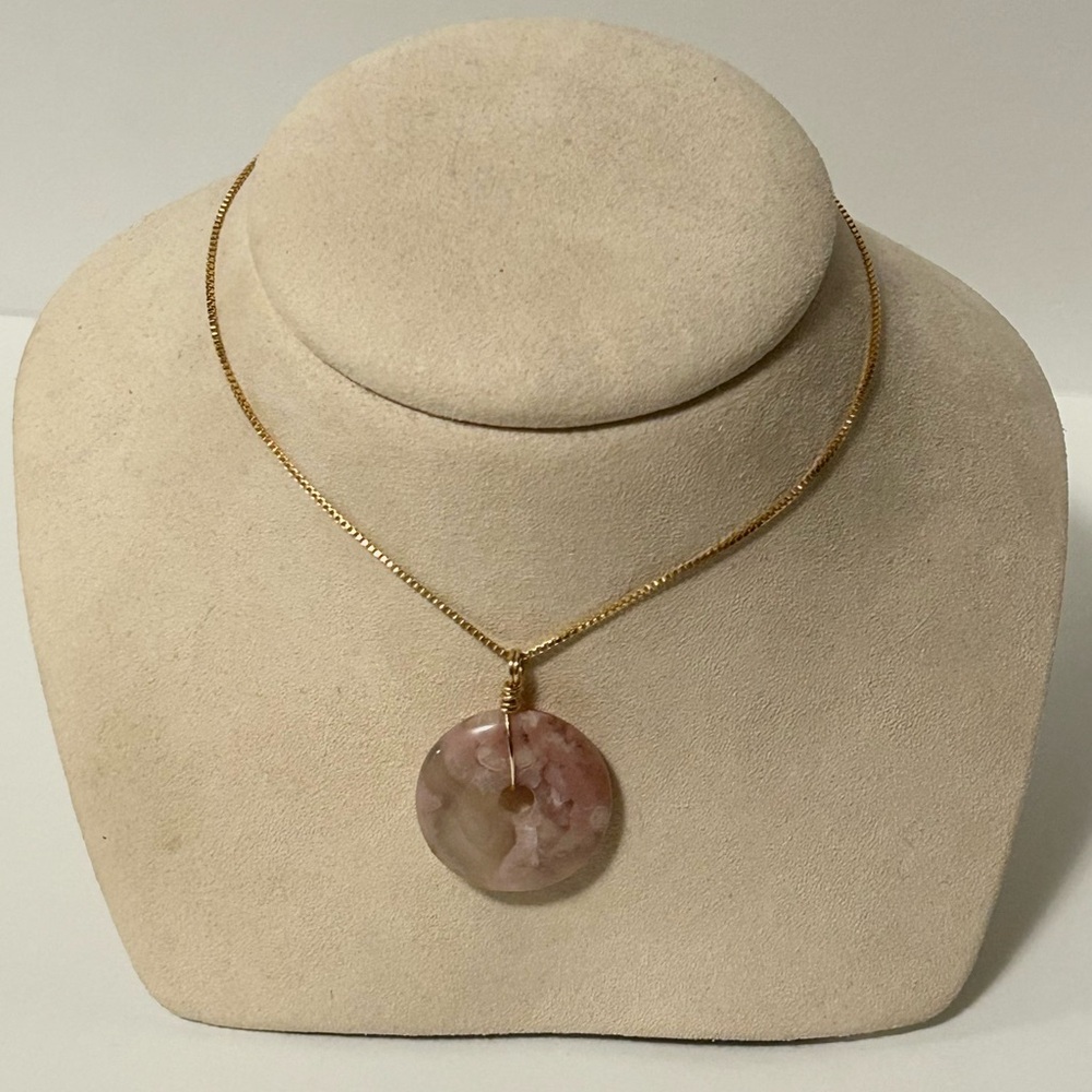 Rose Quartz Crystal Donut Pendant Necklace (NWT) Retail $58 - Picture 2 of 7